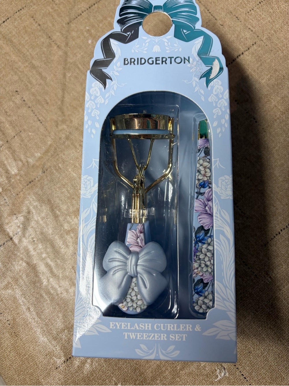 Bridgerton Floral Gold Eyelash Curler & Tweezer Set - Light Blue
